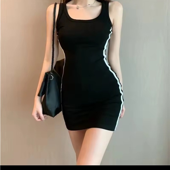 Black and White Bodycon Dress - Picture 1 of 3